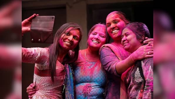 For women from Delhi's outskirts, taking selfies is a way to claim their right to the city