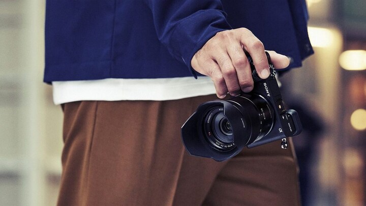Sony A6400 mirrorless camera with real-time tracking, Eye AF system launched in India
