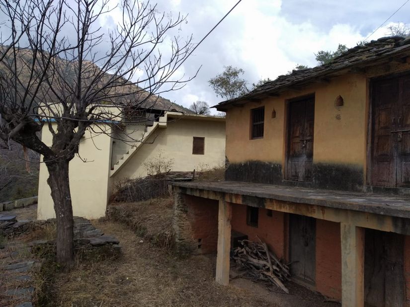 The village of Baluni in Uttarakhand lies abandoned after its last resident Shyam Prasad moves to a place with better facilities. Image Courtesy: Rahul Singh Shekhawat/101 Reporters