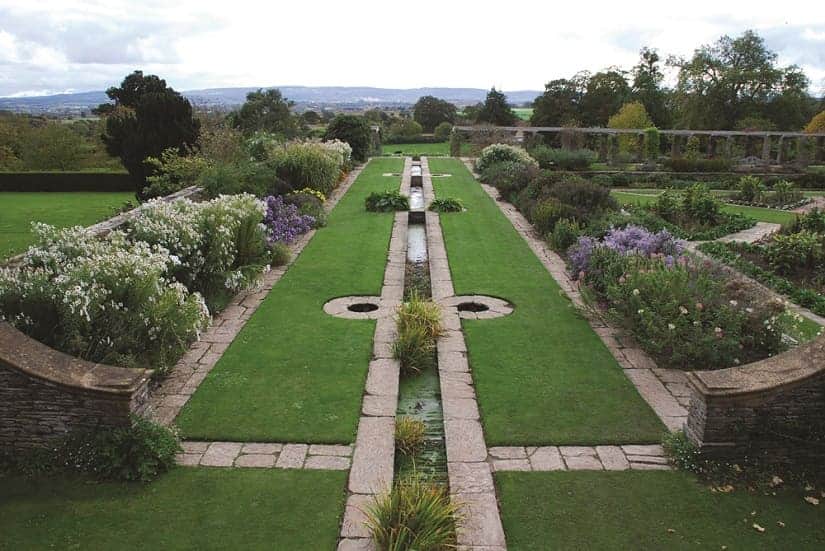 34. The water garden at Hestercombe by the charbagh_PHOTO CREDIT - Wikimedia Commons-min