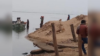 Illegal sand mining in Madhya Pradesh: Mafia takes to Narmada river to evade police as politicos play blame game