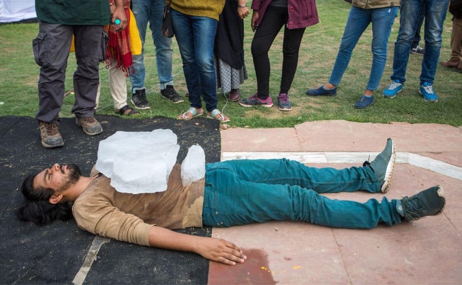 A performance on endurance by Murli Chandora. A performance on endurance by Murli Chandora.