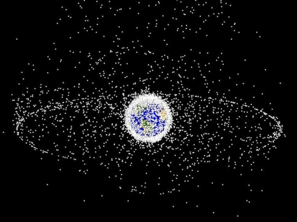 A computer-generated image of objects in Earth orbit that are currently being tracked by the US Air Force. Roughly 95% of the these objects are debris/not-functional satellites. Image credit: NASA