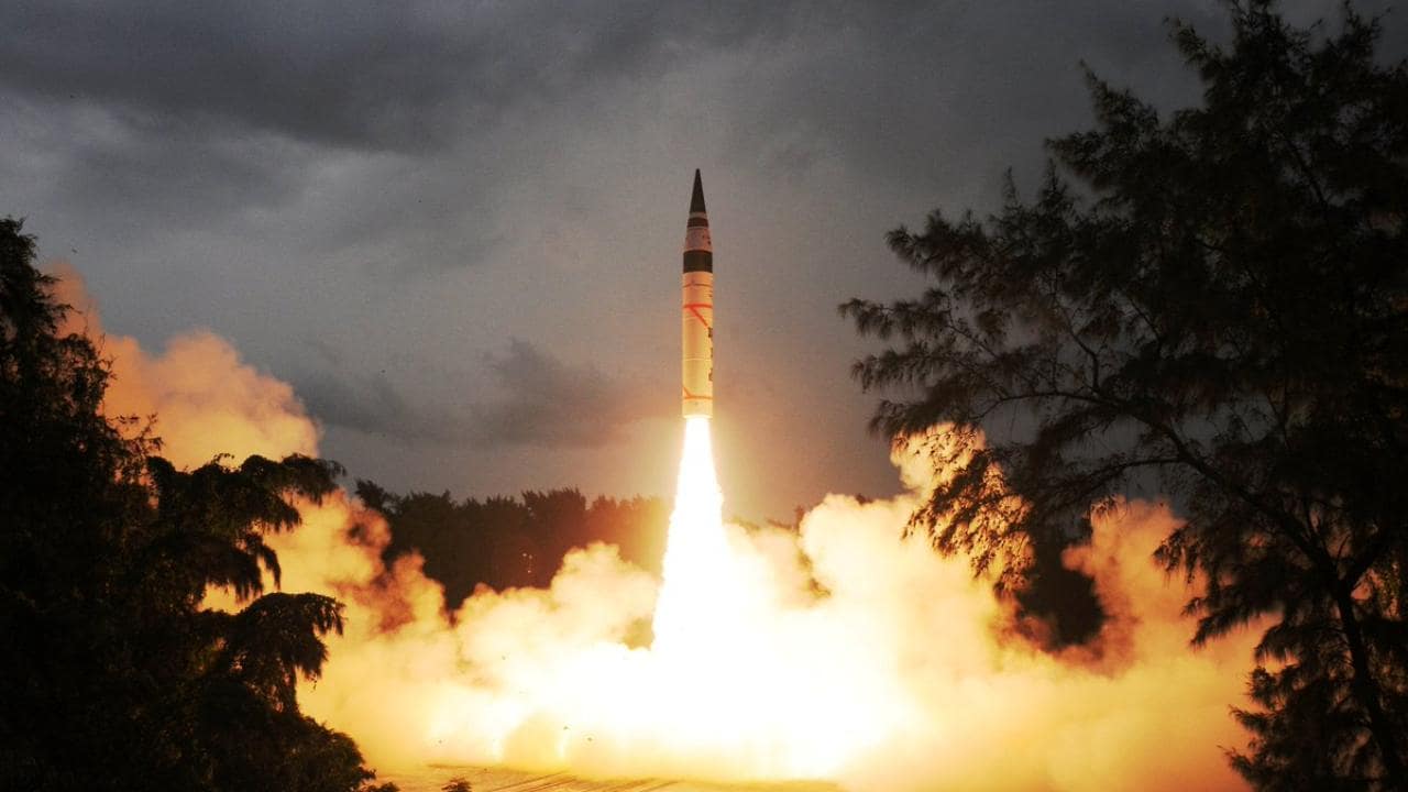 The 5000-km range Agni-V missile was launched from Kalam Island off Odisha at 9.50 am on 27 March, 2019. Image: Hemant Kumar/Twitter