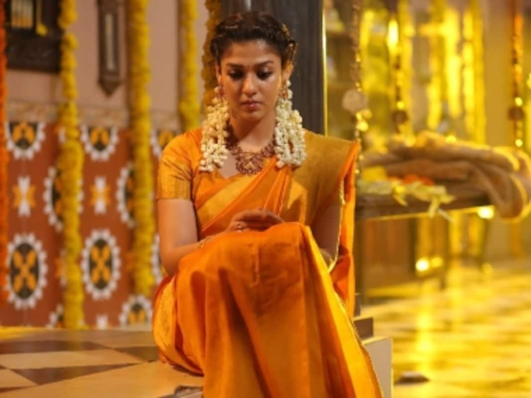 Airaa Movie Review Nayanthara S Terrific Performance Holds Together This Uneven Supernatural Thriller Entertainment News Firstpost Lady super star nayanthara's next movie 𝙉𝙀𝙏𝙍𝙄𝙆𝘼𝘼𝙉 director:@wikkiofficial #nayanthara #nayan… airaa movie review nayanthara s