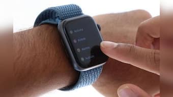 Fitbit launches a cheaper Versa smartwatch version to compete with Apple, Samsung