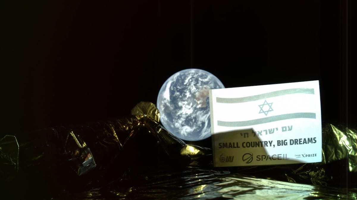 Israel's Beresheet spacecraft begins orbiting moon in country's maiden lunar voyage