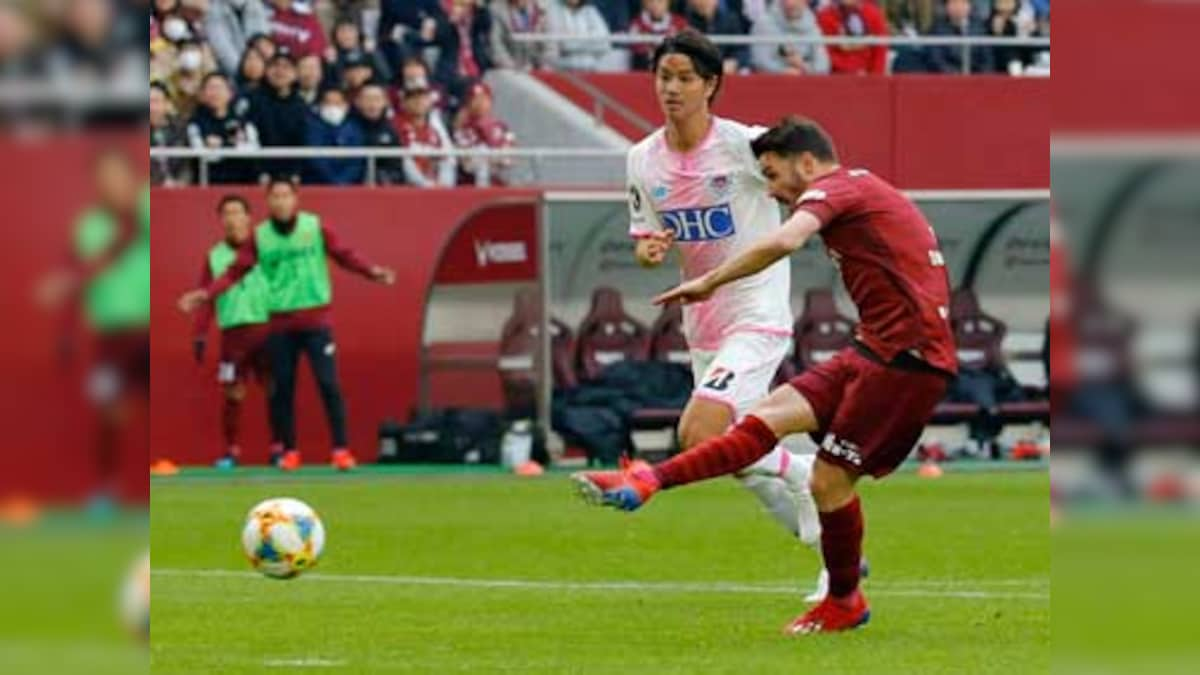 David Villa scores first J-League goal as Vissel Kobe beat Fernando Torres' Sagan Tosu