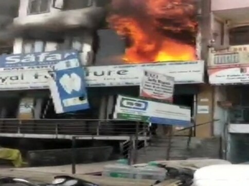 Two minors killed in Delhi after fire breaks out at four-storey building in Shaheen Bagh; blaze now under control Two minors killed in Delhi after fire breaks out at four-storey building in Shaheen Bagh; blaze now under control