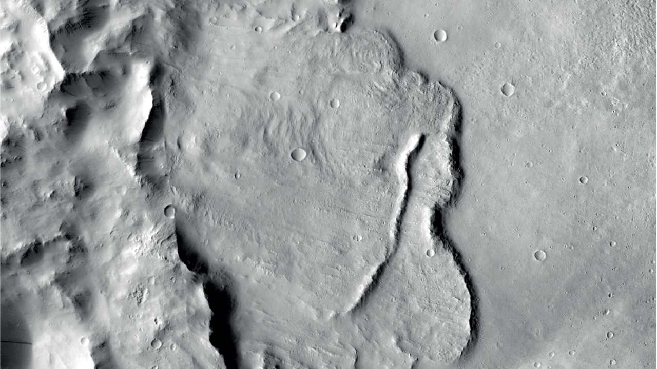 Mars Express finds evidence of huge underground network of water in Mars' wet past Mars Express finds evidence of huge underground network of water in Mars' wet past