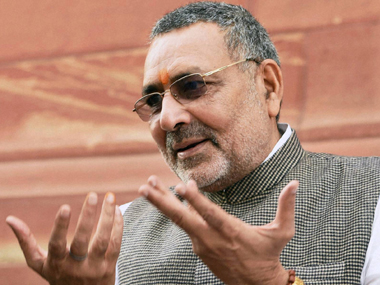 AAP accuses Giriraj Singh of distributing cash, liquor in Rithala constituency ahead of Delhi polls, demands EC action against BJP MP AAP accuses Giriraj Singh of distributing cash, liquor in Rithala constituency ahead of Delhi polls, demands EC action against BJP MP