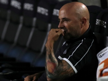 Santos head coach Jorge Sampaoli returns salary to club in protest against non-payment of outstanding players wages Santos head coach Jorge Sampaoli returns salary to club in protest against non-payment of outstanding players wages