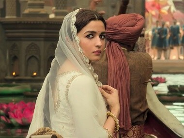 Kalank' Review: Despite Grandeur and Earnest Acting, This Predictable Story  Of Illicit Love Doesn't Impress - Entertainment