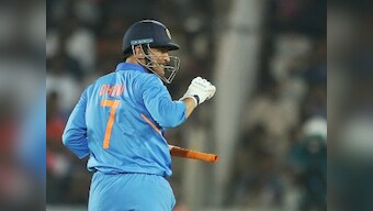 India vs Australia: MS Dhoni's experience in middle-order cannot be underestimated, says Michael Clarke