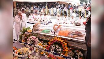 Manohar Parrikar's funeral procession begins, thousands join cortege; Goa CM's last rites to be held at Miramar beach