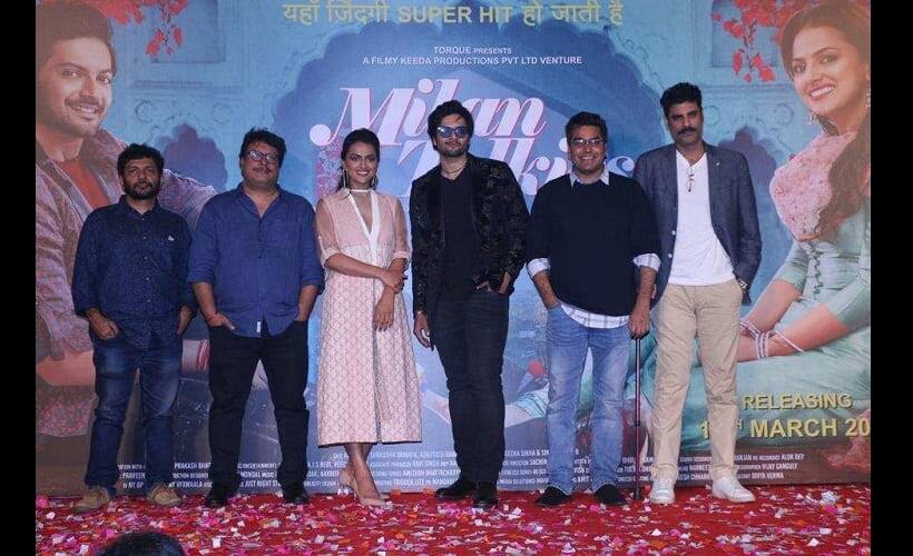 Actors Ali Fazal, Sikandar Kher, Ashutosh Rana, Shraddha Srinath with director Tigmanshu Dhulia and screenwriter Kamal Pandey at the trailer launch of their upcoming film Milan Talkies. ( IANS )