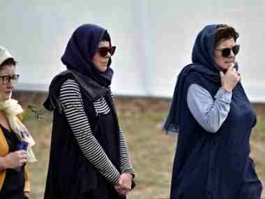 New Zealand mosque shooting: Kiwi women across faiths don headscarves to show solidarity with victims New Zealand mosque shooting: Kiwi women across faiths don headscarves to show solidarity with victims