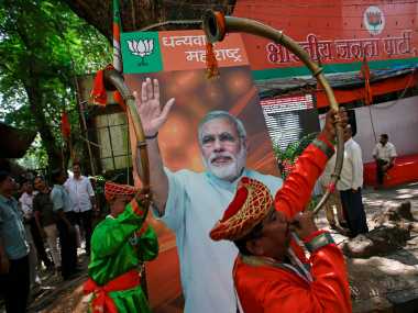 400 MCC violation complaints recorded in Maharashtra via cVIGIL app; 85 complaints lodged in Pune, 61 in Thane 400 MCC violation complaints recorded in Maharashtra via cVIGIL app; 85 complaints lodged in Pune, 61 in Thane