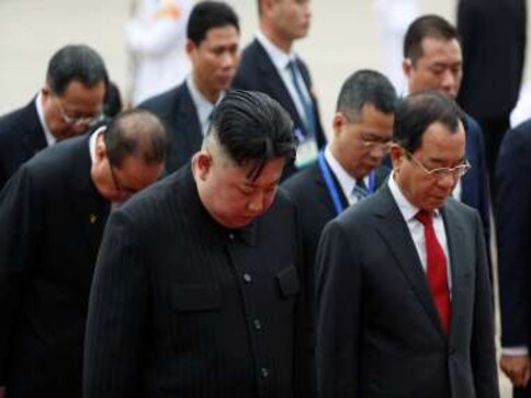 Kim Jong-un pays tribute to Ho Chi Minh in Vietnam before departing for North Korea via China Kim Jong-un pays tribute to Ho Chi Minh in Vietnam before departing for North Korea via China