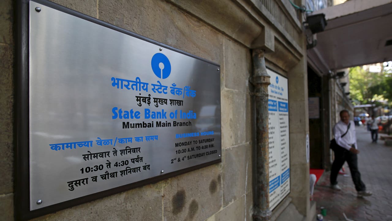 SBI tweaks recruitment rules for pregnant women candidates, faces criticism from CPI, bank staff SBI tweaks recruitment rules for pregnant women candidates, faces criticism from CPI, bank staff