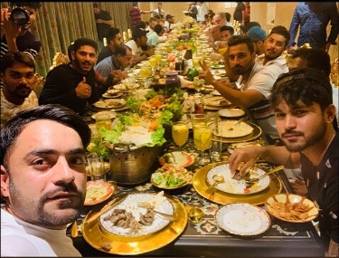 IPL 2019: Yusuf Pathan hosts Sunrisers Hyderabad teammates for dinner on wedding anniversary IPL 2019: Yusuf Pathan hosts Sunrisers Hyderabad teammates for dinner on wedding anniversary