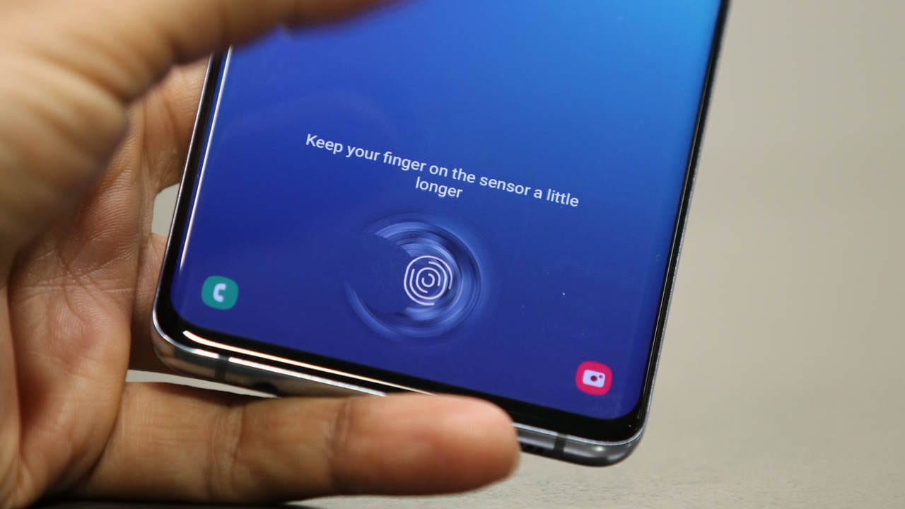 The Samsung Galaxy S10 Plus's fingerprint reader never works as expected almost 50 percent of the time. Image: tech2/Omkar Patne