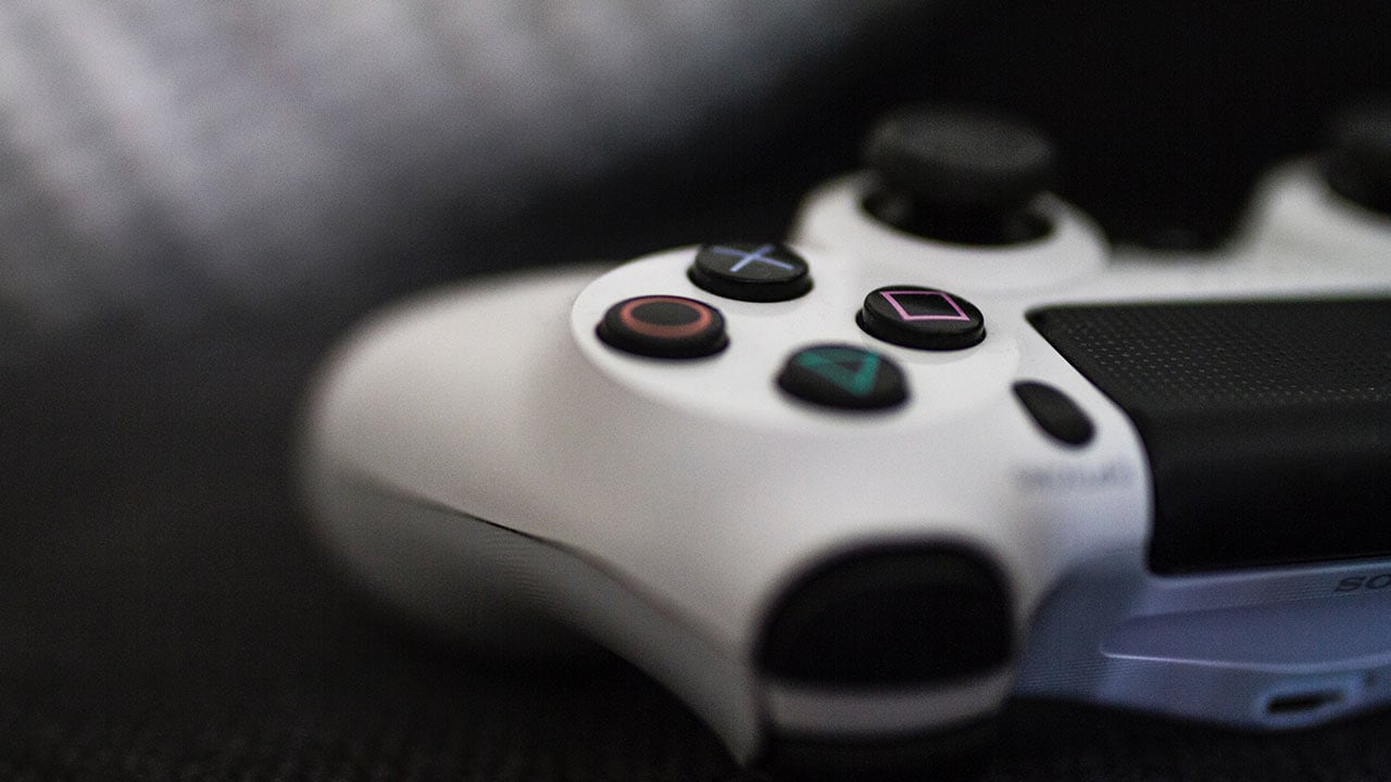 PS4 controller (white)