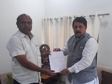 Congress MLA Vallabh Dhavariya ‘voluntarily’ resigns from Gujarat Assembly ahead of CWC meet Congress MLA Vallabh Dhavariya ‘voluntarily’ resigns from Gujarat Assembly ahead of CWC meet