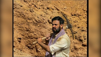 PM Narendra Modi song Saugandh Mujhe Iss Mitti Ki sees Vivek Oberoi as a leader driven to serve the country
