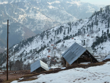 Amid rising India-Pakistan tensions, govt leaves Uri residents without bunkers despite sporadic shelling Amid rising India-Pakistan tensions, govt leaves Uri residents without bunkers despite sporadic shelling