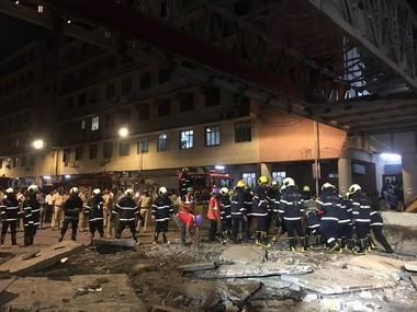 Mumbai CSMT bridge collapse: Red signal at traffic junction proves lucky, stops motorists from passing under FOB before accident Mumbai CSMT bridge collapse: Red signal at traffic junction proves lucky, stops motorists from passing under FOB before accident