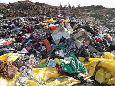 Ethiopian Airlines crash: US says Boeing 737 MAX safe to fly while China, Indonesia ground fleet; investigators find two black boxes Ethiopian Airlines crash: US says Boeing 737 MAX safe to fly while China, Indonesia ground fleet; investigators find two black boxes