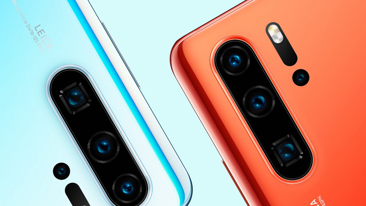 Huawei P30 Pro features a ToF (Time of Flight) camera that capture 3D depth information. 