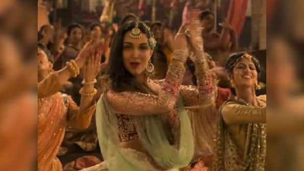 Kalank song 'First Class': Kiara Advani, Varun Dhawan dance to Arijit Singh-Neeti Mohan's upbeat track