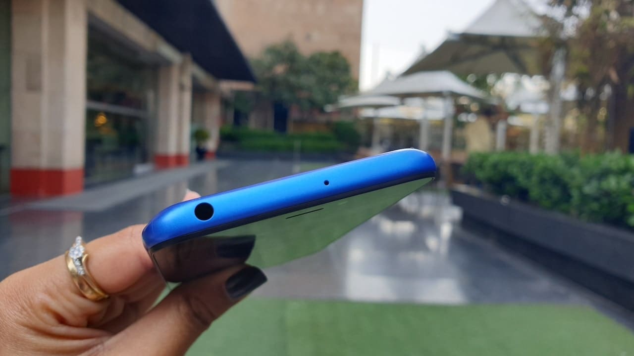 Redmi Go features a 3.5 mm headphone jack. Image: tech2/Nandini Yadav