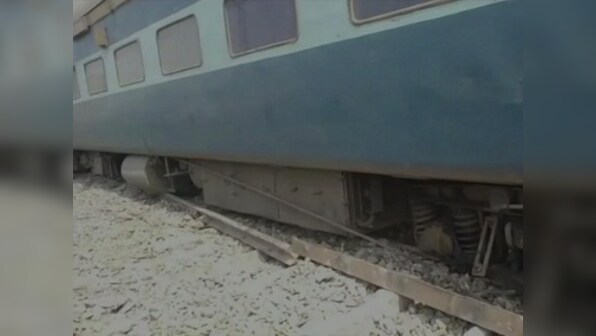 Six injured after 13 coaches of Tapti Ganga Express derail in Bihar’s Saran; rescue operations underway