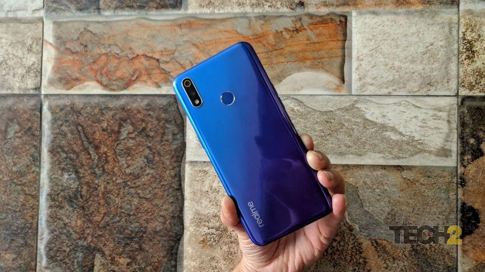 The Realme 3 Pro is easy to hold in one hand.
