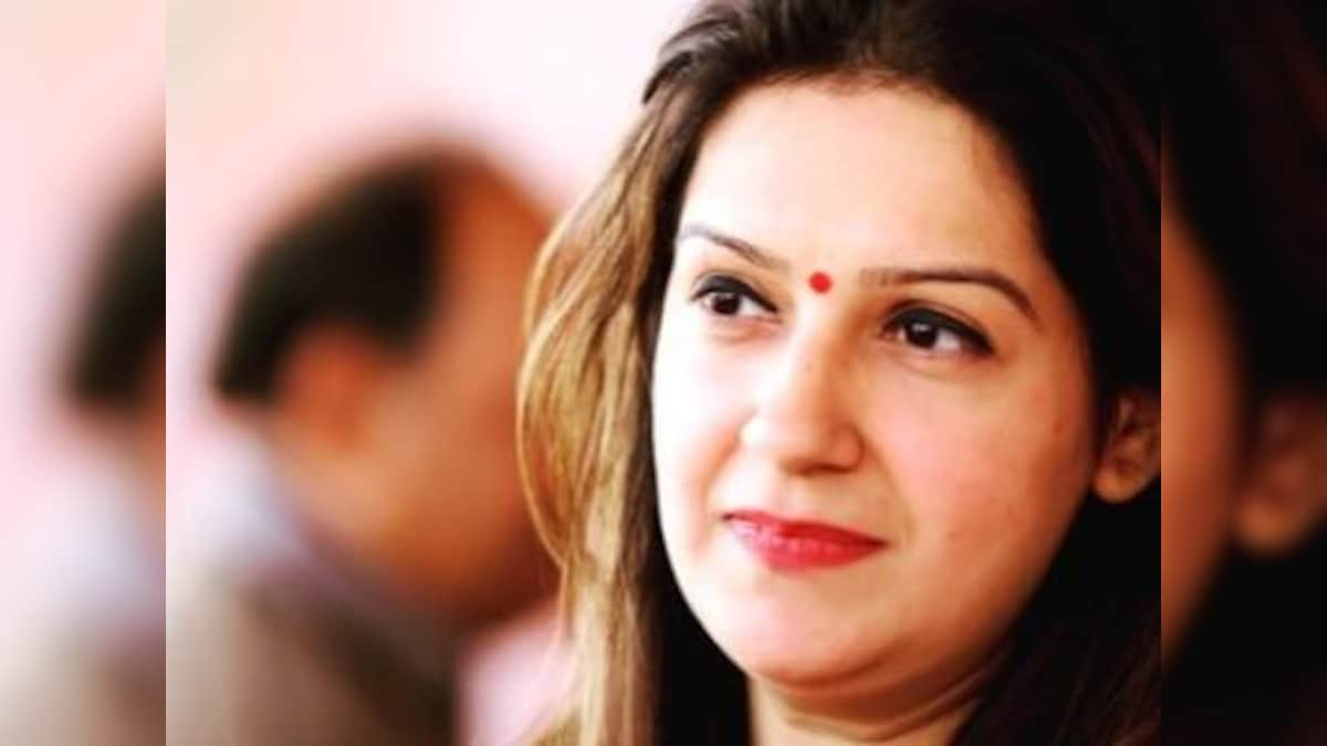 Priyanka Chaturvedi 'quit Congress over 3 lumpen goons, joined Shiv Sena made up of 100% lumpen goons': Twitterati troll 'political opportunism'