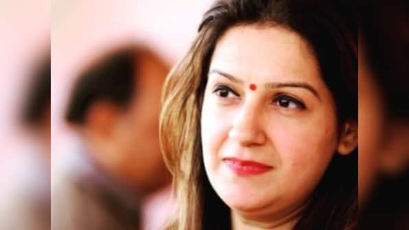 Priyanka Chaturvedi 'quit Congress over 3 lumpen goons, joined Shiv Sena made up of 100% lumpen goons': Twitterati troll 'political opportunism'