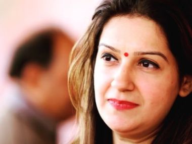 Priyanka Chaturvedi 'quit Congress over 3 lumpen goons, joined Shiv Sena made up of 100% lumpen goons': Twitterati troll 'political opportunism' Priyanka Chaturvedi 'quit Congress over 3 lumpen goons, joined Shiv Sena made up of 100% lumpen goons': Twitterati troll 'political opportunism'