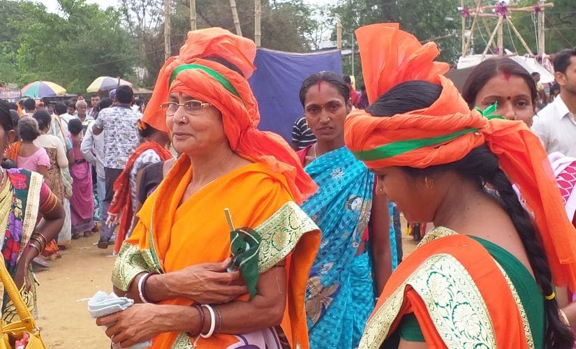 BJP supporters at Modi's rally. The CPM did not bring much development here. They did not bring jobs. But many Asansol residents say at least the CPM also did not play the Hindu-Muslim card for votes. Communal tension is now a political weapon. Many Hindus feel it’s hard to get even an FIR filed when Hindus are victims of crimes allegedly by Muslims. Image by Sandip Roy