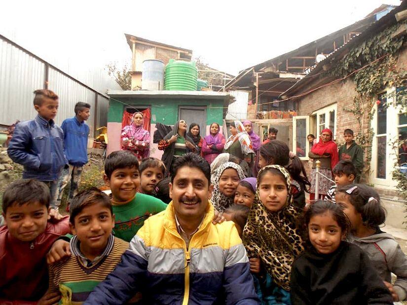 Arjumand never failed anyone and distributed medicines for free among the needy. One could rely on Arjumand even in the most difficult circumstances. Arjumand Majid Bhat/Facebook