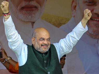 Lok Sabha Election: From Amit Shah's NRC promise to Mamata's identity safeguard guarantee, BJP and TMC go all out to woo Gorkhas Lok Sabha Election: From Amit Shah's NRC promise to Mamata's identity safeguard guarantee, BJP and TMC go all out to woo Gorkhas