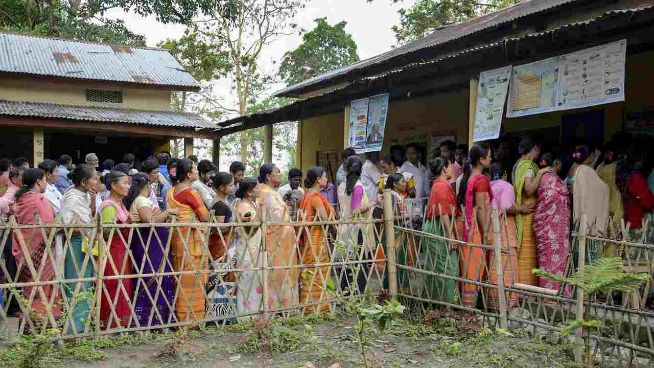 Sikkim Lok Sabha Election Result 2019 LIVE Updates: close contest between Indra Hang Subba from SKM and Dek Bahadur Katwal from SDF Sikkim Lok Sabha Election Result 2019 LIVE Updates: close contest between Indra Hang Subba from SKM and Dek Bahadur Katwal from SDF