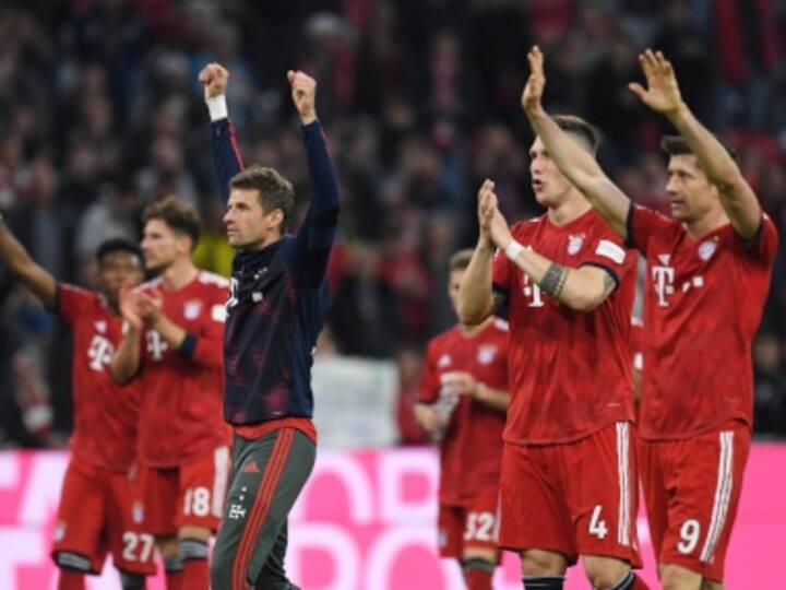 Bundesliga: Robert Lewandowski scores brace as Bayern Munich put five past Borussia Dortmund to retake top spot Bundesliga: Robert Lewandowski scores brace as Bayern Munich put five past Borussia Dortmund to retake top spot
