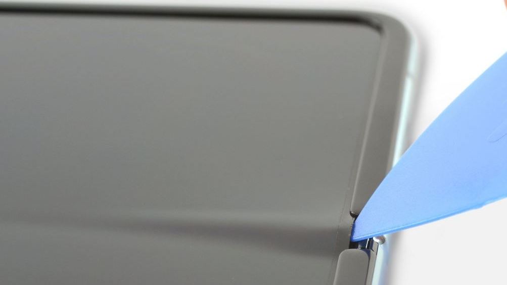 Samsung Galaxy Fold's hinge opening shown to be a major flaw in iFixit teardown Samsung Galaxy Fold's hinge opening shown to be a major flaw in iFixit teardown
