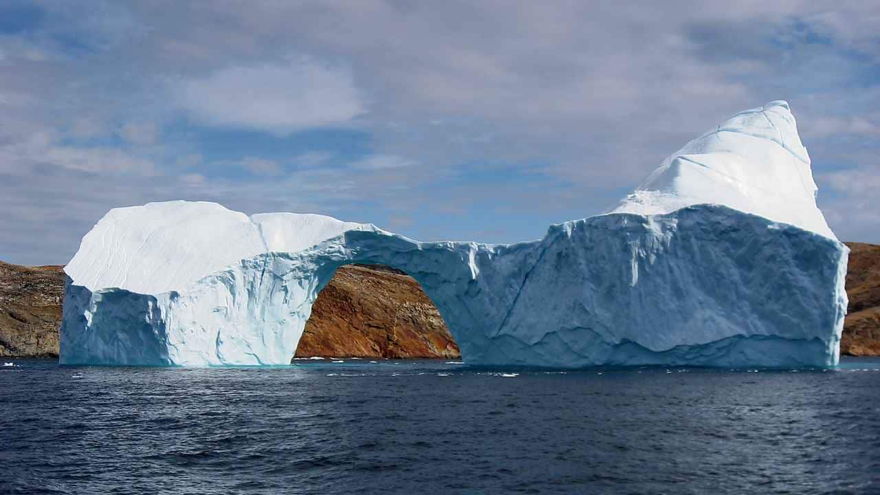 Iceberg with a hole in its center. Image credit: Wikipedia