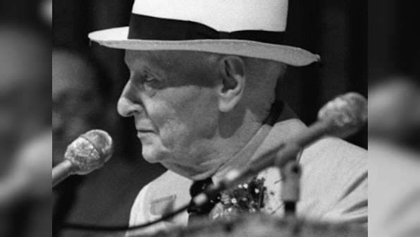 The Stories in My Life: Isaac Bashevis Singer's story set in Warsaw just before WWII explores complex ideas with simplicity