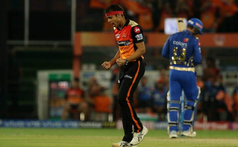 Siddarth Kaul of Sunrisers Hyderabad celebrates the wicket of Quinton de Kock of Mumbai Indians during match 19 of the Vivo Indian Premier League Season 12, 2019 between the Sunrisers Hyderabad and the Mumbai Indians held at the Rajiv Gandhi Intl. Cricket Stadium, Hyderabad on the 6th April 2019 Photo by: Vipin Pawar /SPORTZPICS for BCCI