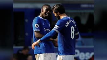 Premier League: Everton resolutely defend Phil Jagielka's early goal to put dent in Arsenal's top-four bid